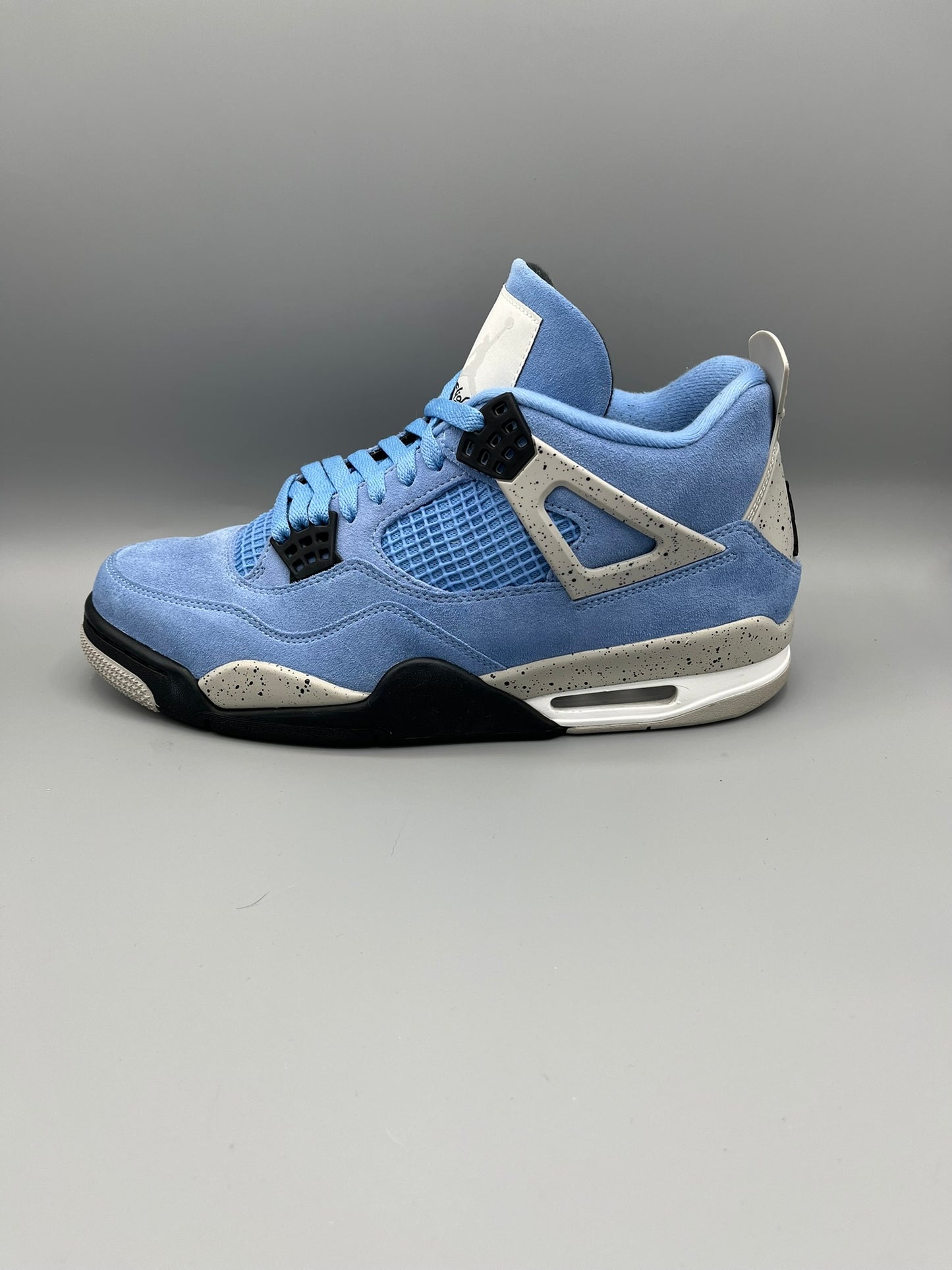 Air Jordan 4 UNC