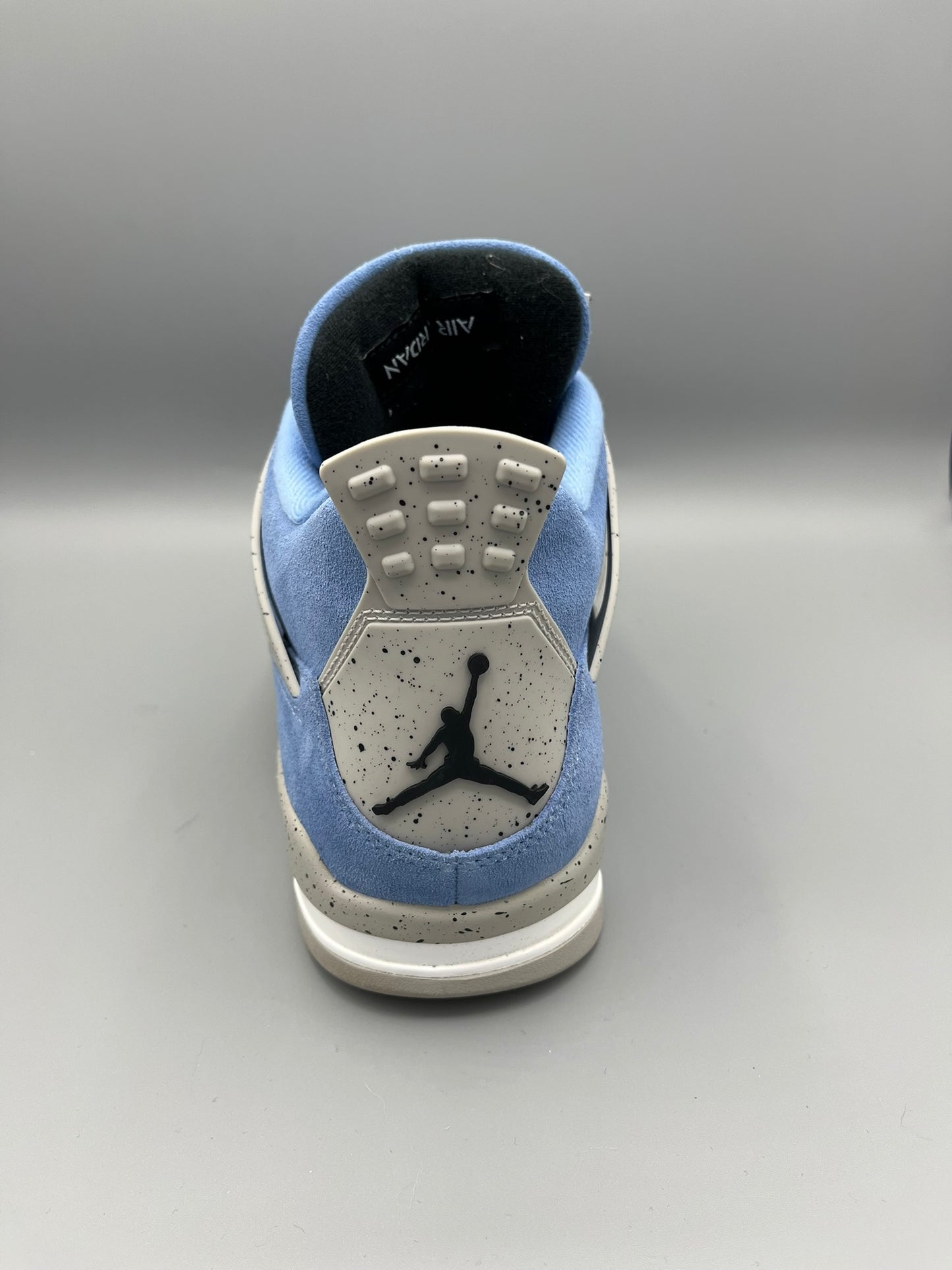 Air Jordan 4 UNC