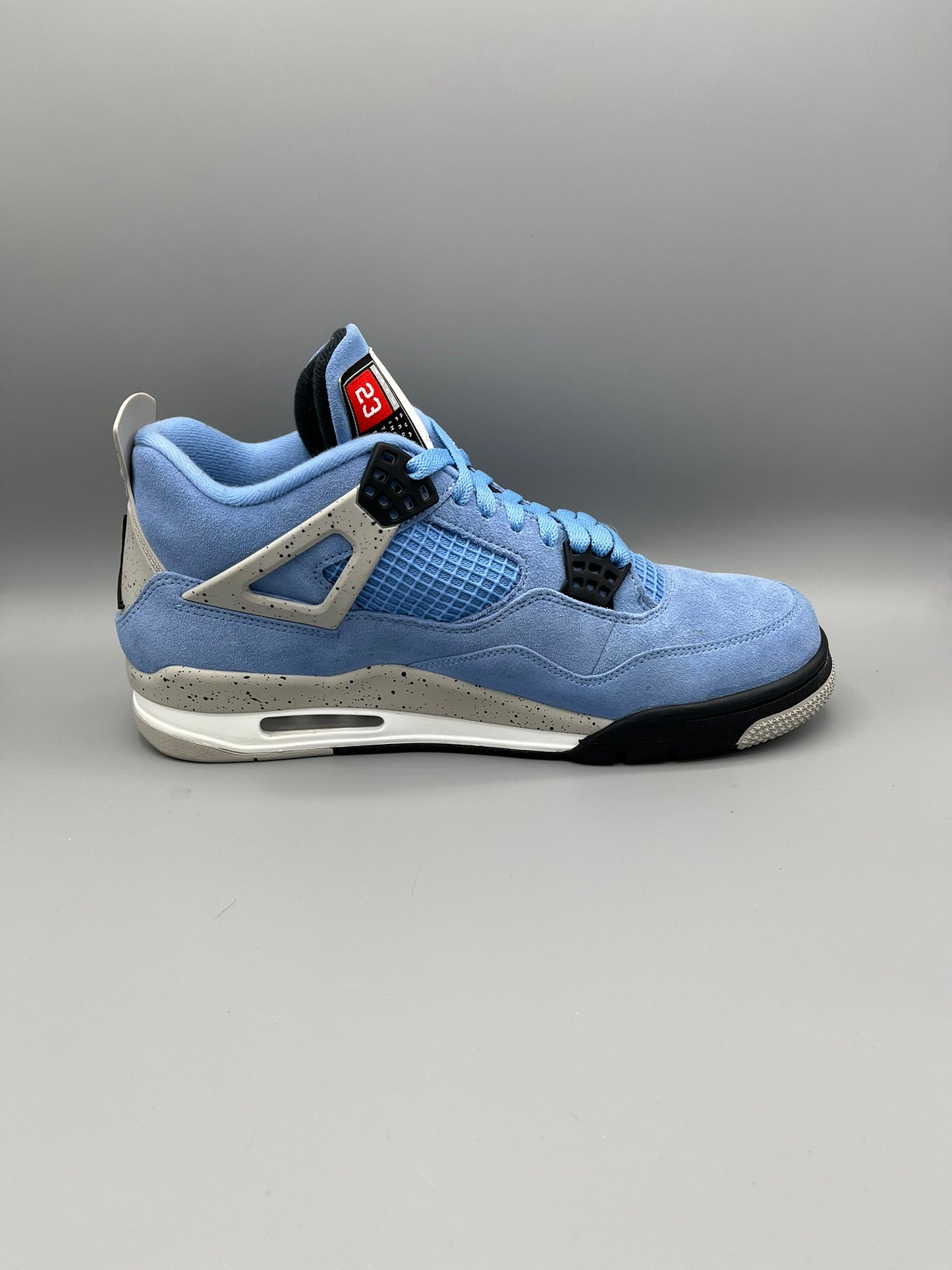 Air Jordan 4 UNC