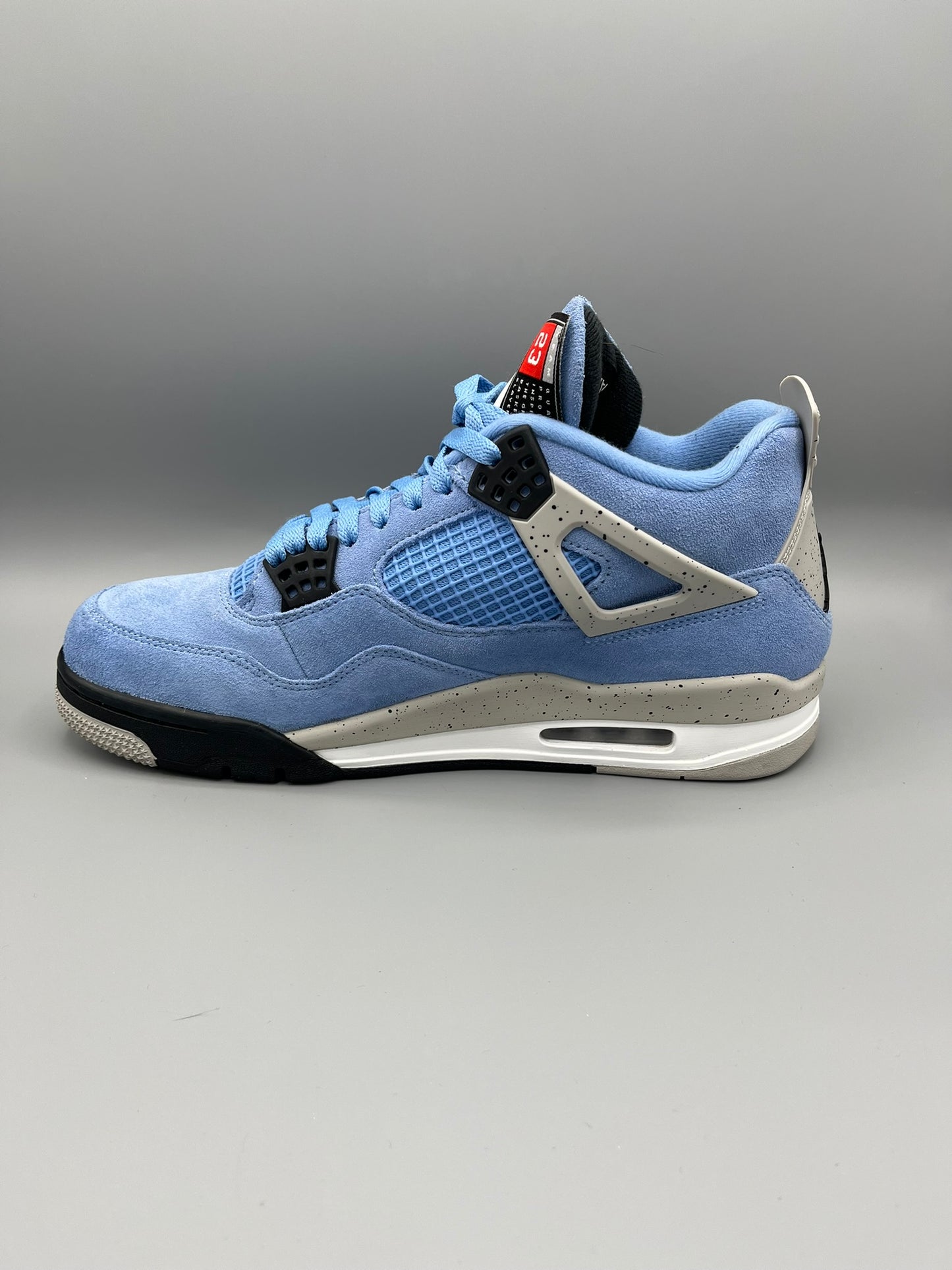 Air Jordan 4 UNC